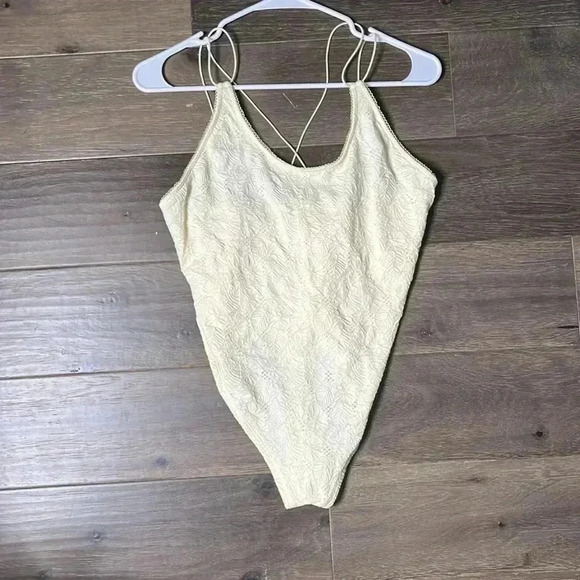 Fabletics Seamless Lace Floral Bodysuit Size L - Picture 4 of 11